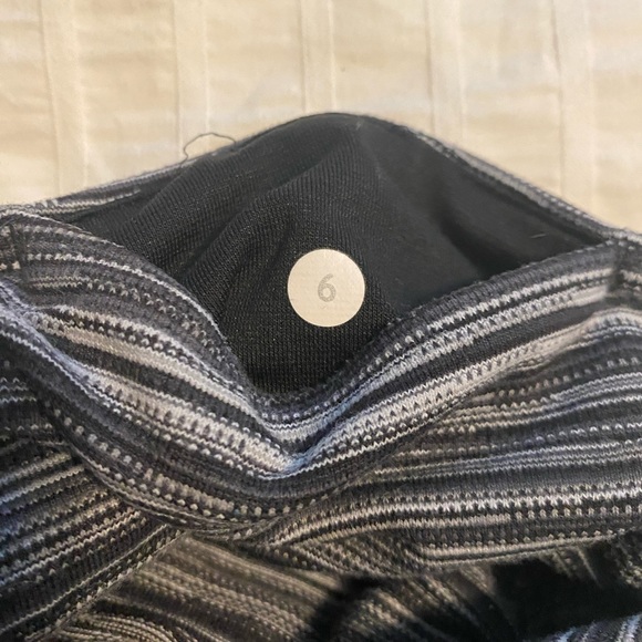 Lululemon leggings - Picture 2 of 4